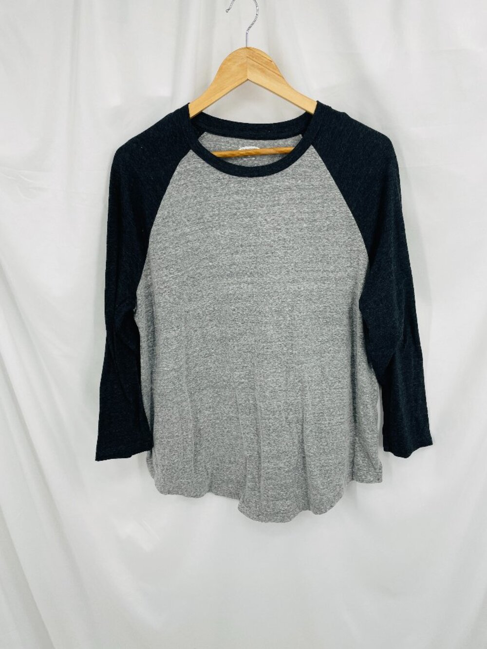 Old Navy Gray and Black Raglan Sleeve T-Shirt